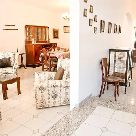 7 Mediterranean Guest house *
